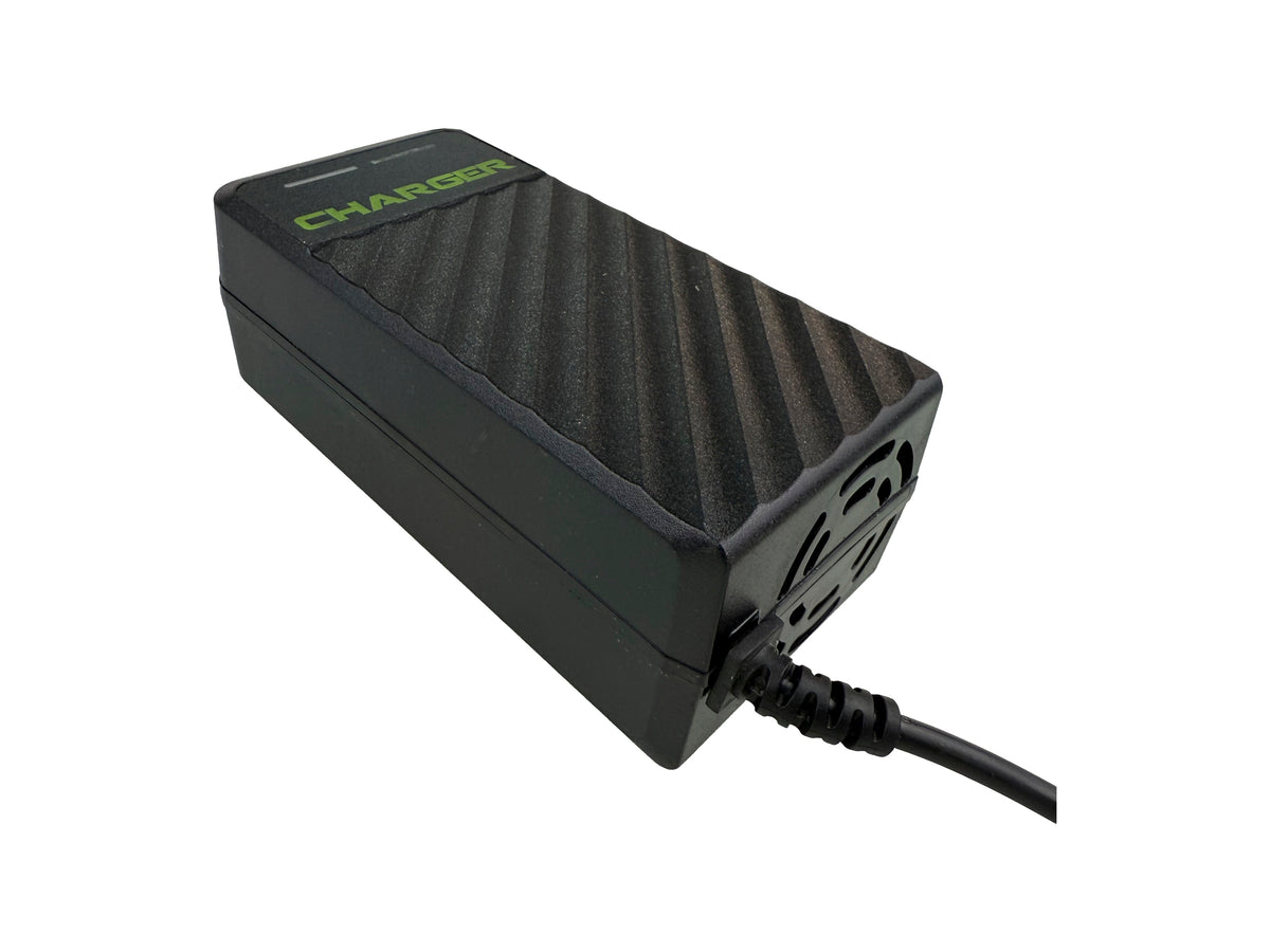 Cargador para Moto Eléctrica 48V 20Ah – Rápido y Seguro