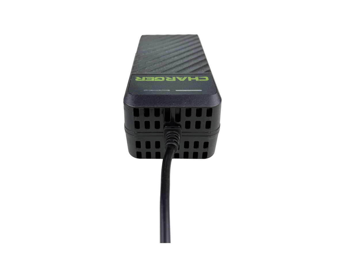 Cargador para Moto Eléctrica 48V 20Ah – Rápido y Seguro