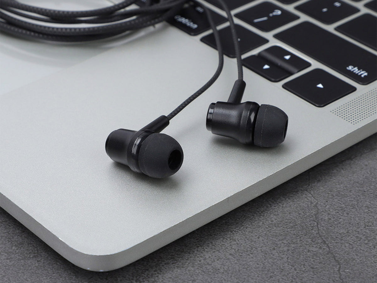 Audífonos con Cable CE-AU47 – Entrada 3.5 mm, Varios Colores